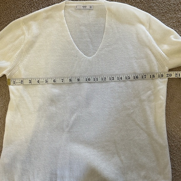Mango V-neck Knit Sweater in ecru size small - Picture 6 of 7